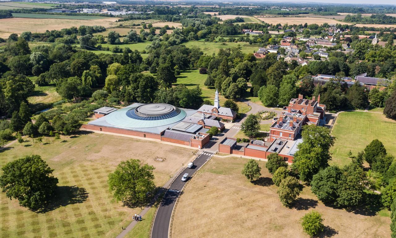 Hinxton Hall Hotel And Conference Centre Exterior photo